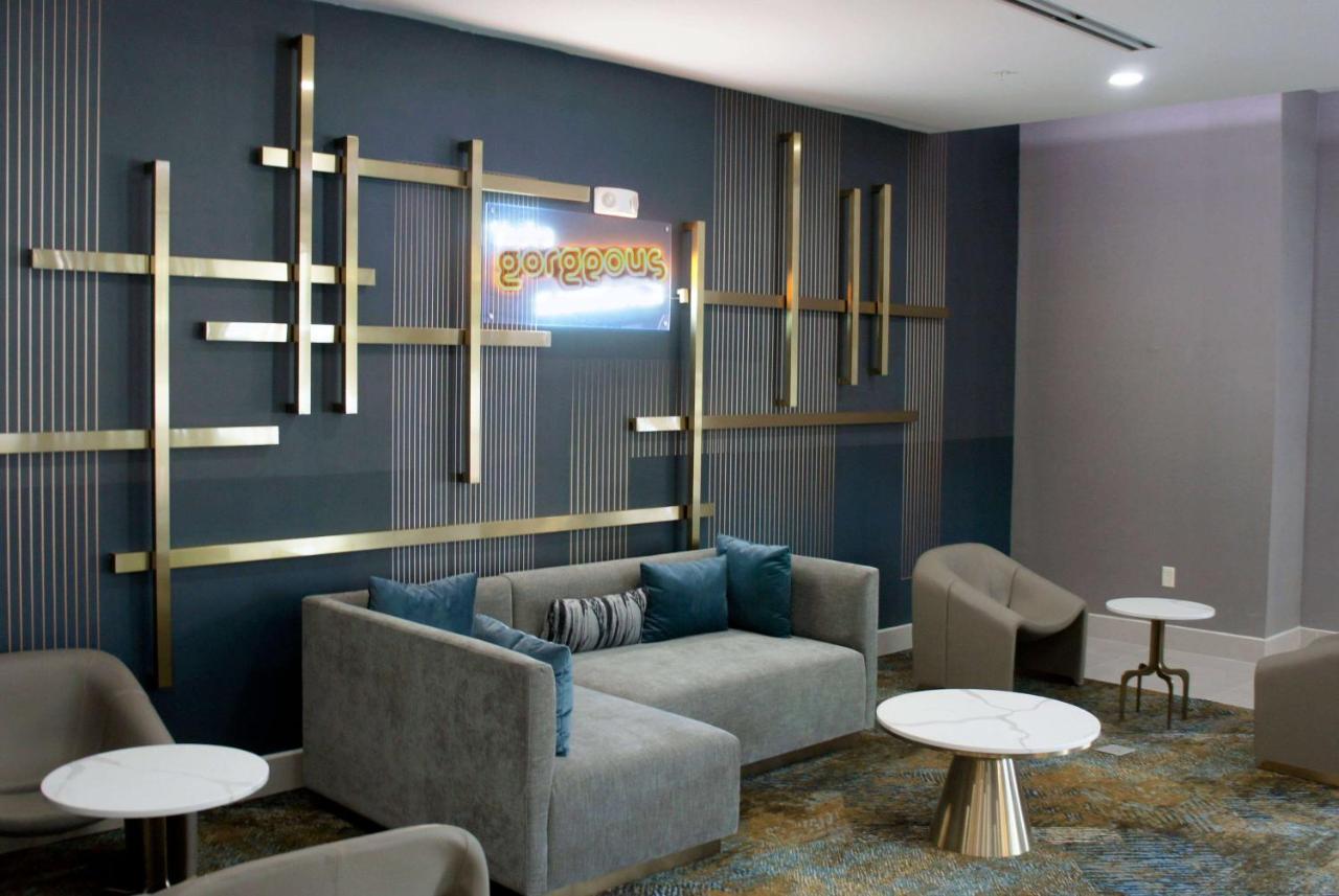 La Quinta Inn & Suites By Wyndham Manchester - Arnold Afb エクステリア 写真