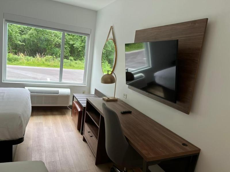 La Quinta Inn & Suites By Wyndham Manchester - Arnold Afb エクステリア 写真
