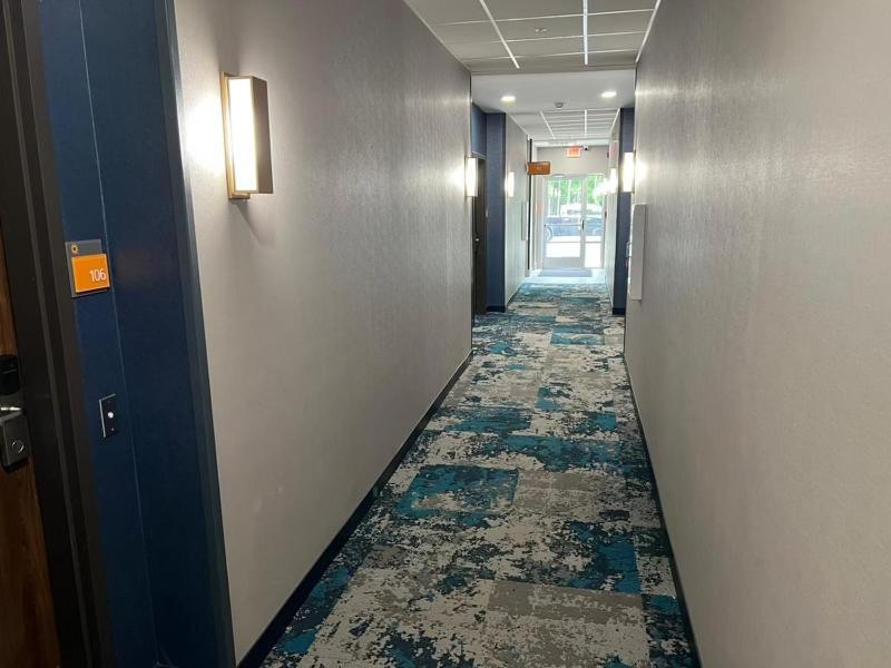 La Quinta Inn & Suites By Wyndham Manchester - Arnold Afb エクステリア 写真