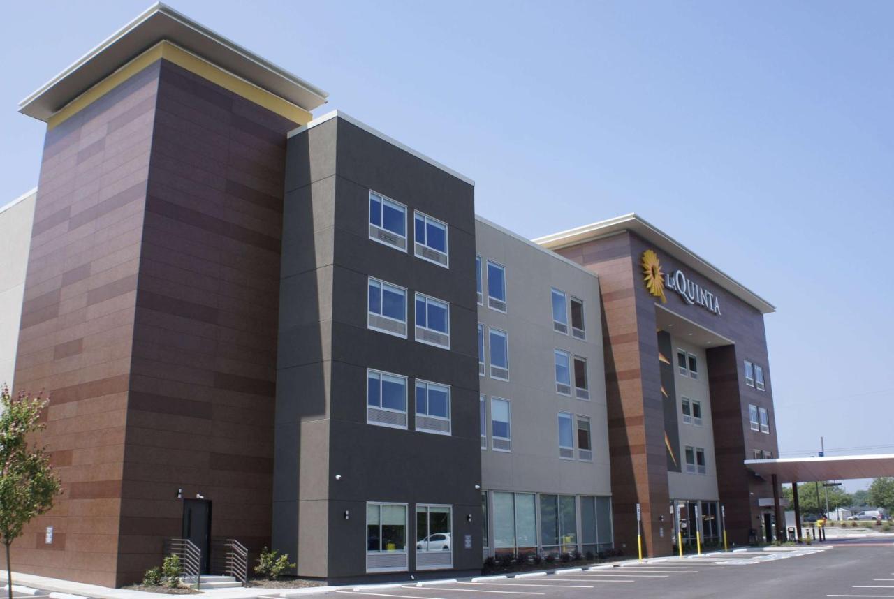 La Quinta Inn & Suites By Wyndham Manchester - Arnold Afb エクステリア 写真